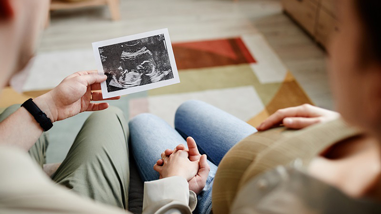 Μαρίνος Τσιριγώτης: Οδηγός για την Εξωσωματική Γονιμοποίηση